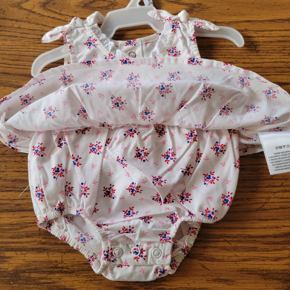 Girl's newborn dress - Picture 2 of 3